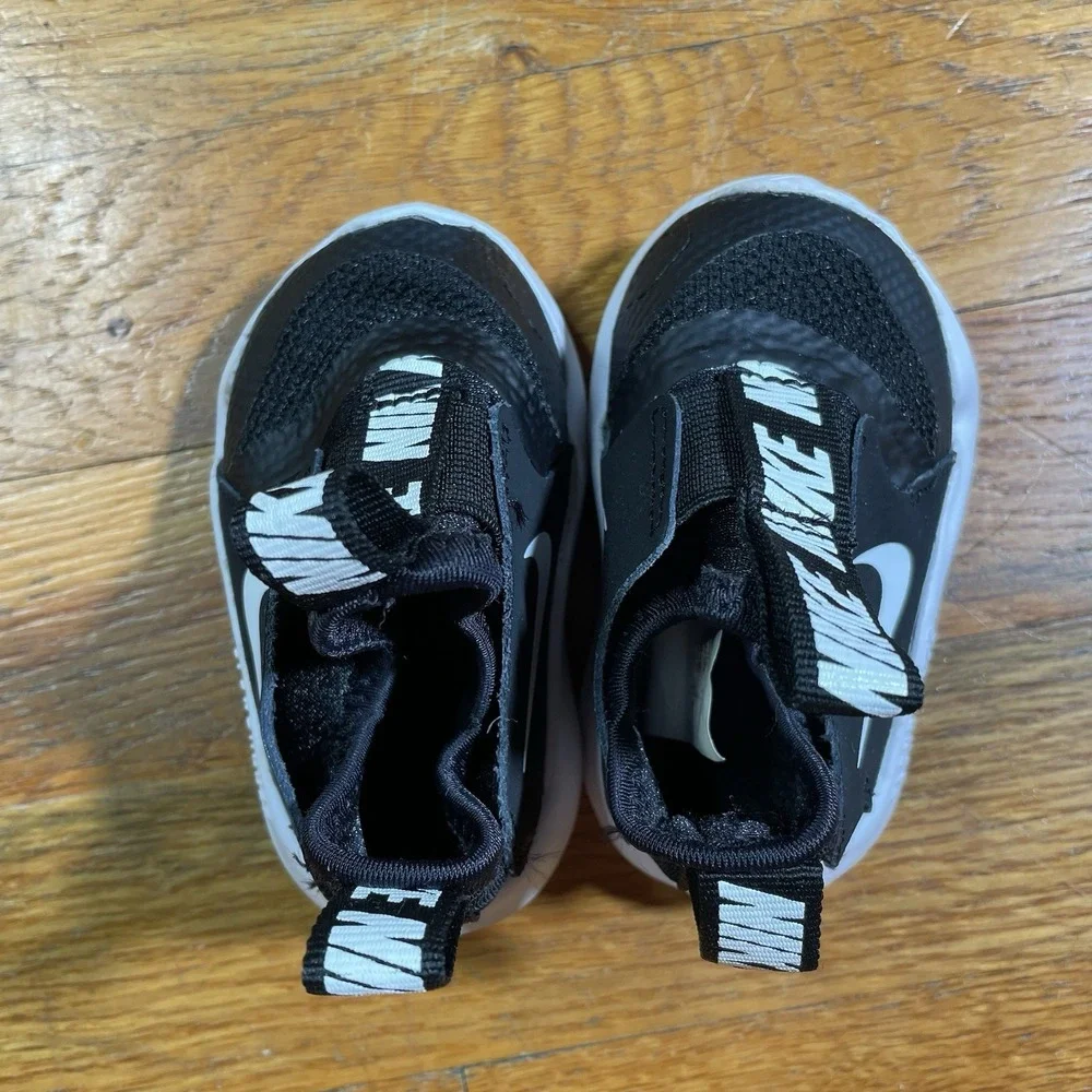 Nike Flex‎ Runner Shoes Size 2C Black Preschool Slip On AT4665-001 Toddler LN